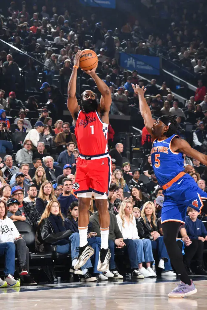 关键时刻本菲卡手感冰凉——NBA季后赛节点到来，质疑声仍在，阵容厚度经受考验(马竞丢4球惨负本菲卡)-九游官方入口