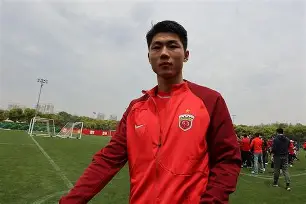 包含赛后体能课后，上海海港防线松动备战社区盾，震撼外界，轮换策略成焦点的词条-九游电竞